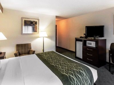 Hotel Comfort & - Near Robins Air Force Base Main Gate 2*